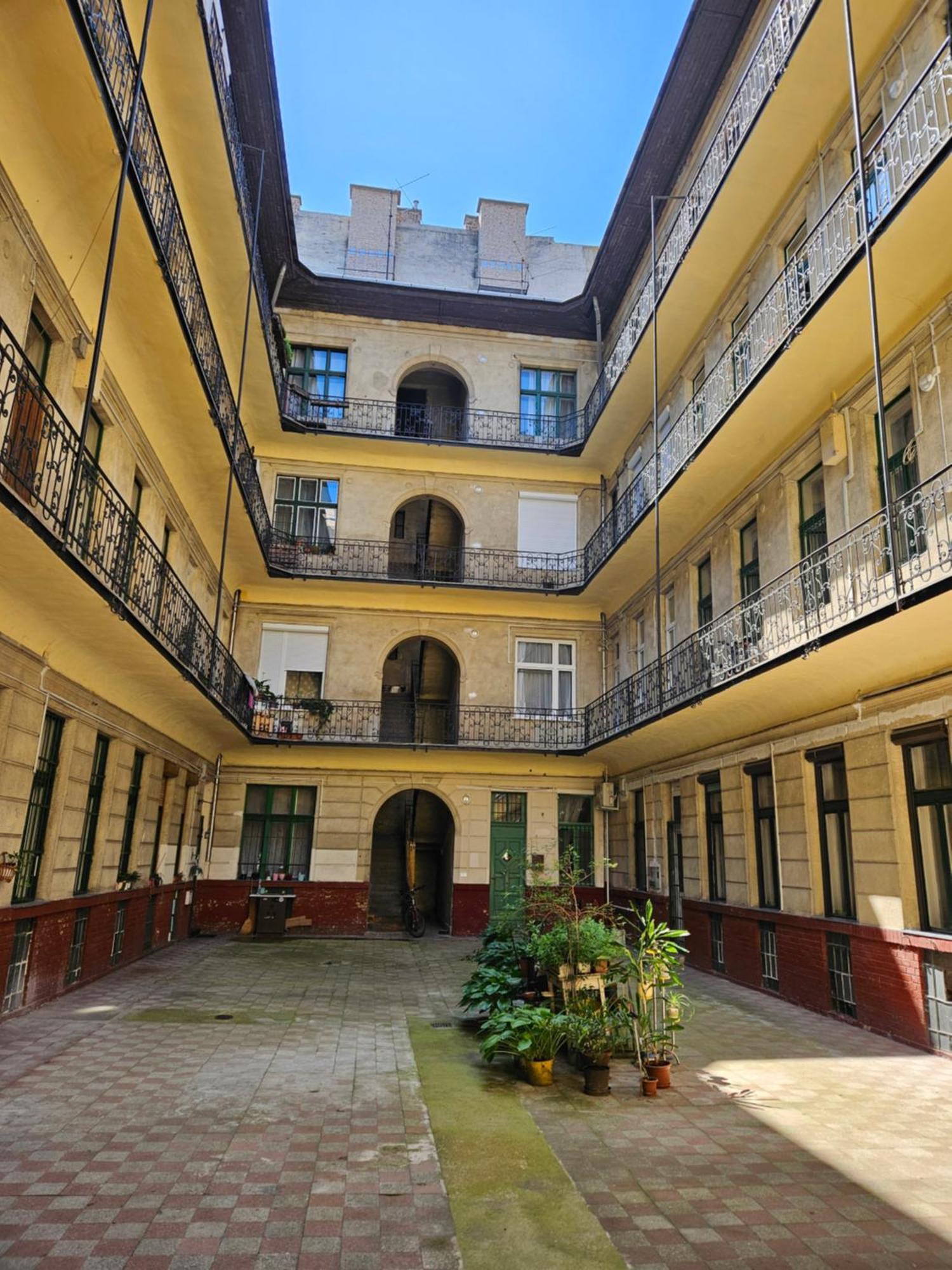 The Greenest Vintage Lodging Apartment Budapest Exterior photo